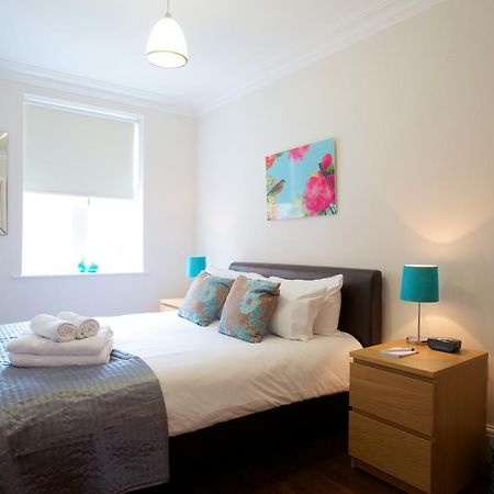 The Grove Apartments Ealing Room photo